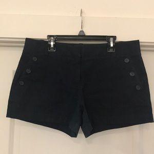 Vineyard Vines Shorts w/ Buttons on Pockets